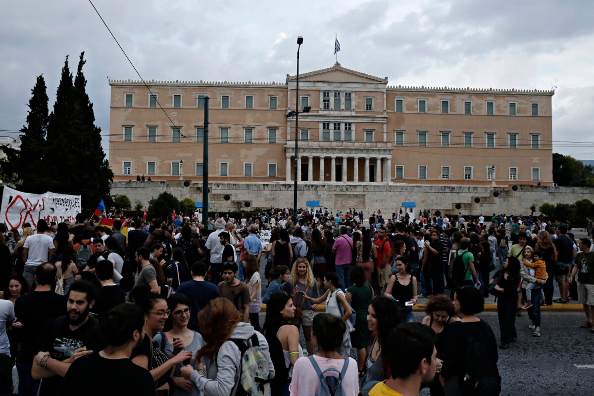 Έρευνα aboutpeople: Τι πιστεύουν οι Έλληνες για το δημοψήφισμα του 2015