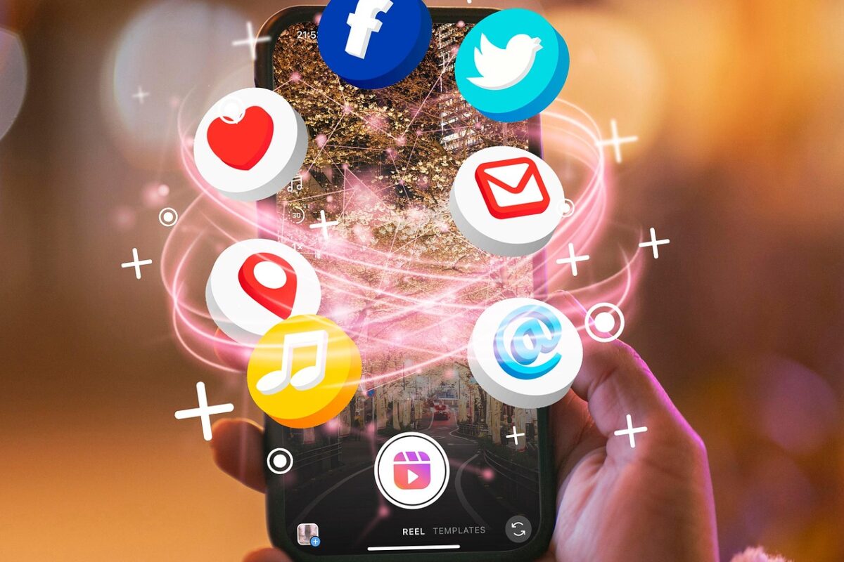 Έρευνα Aboutpeople: Τι πιστεύουν οι Έλληνες για τα social media